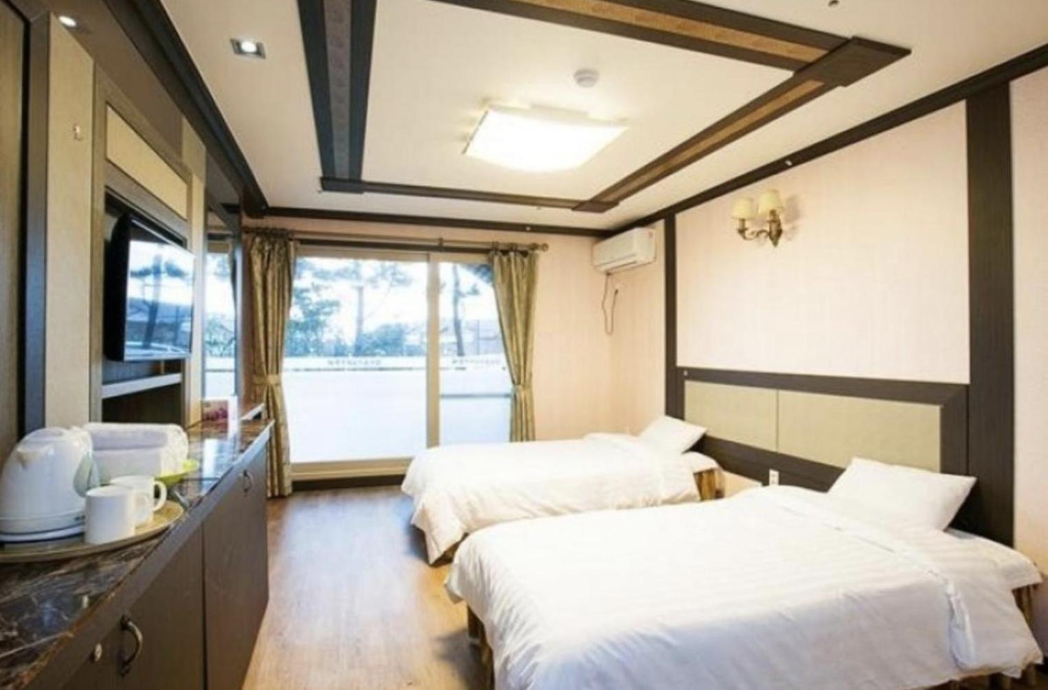 Jeju Ts Youth Hostel & Resort ซอกวีโพ ภายนอก รูปภาพ