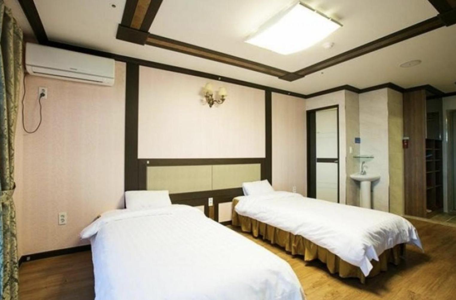 Jeju Ts Youth Hostel & Resort ซอกวีโพ ภายนอก รูปภาพ