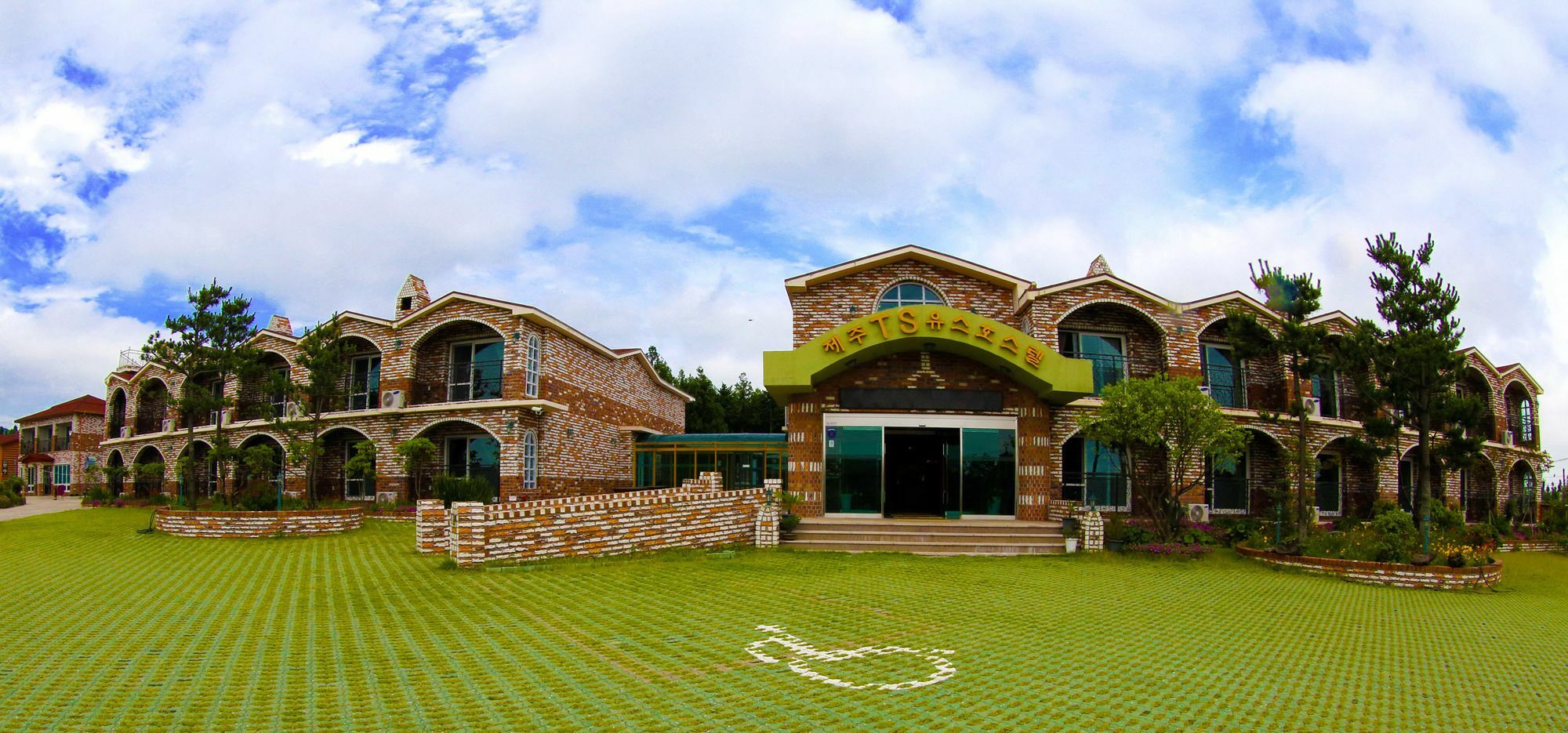 Jeju Ts Youth Hostel & Resort ซอกวีโพ ภายนอก รูปภาพ